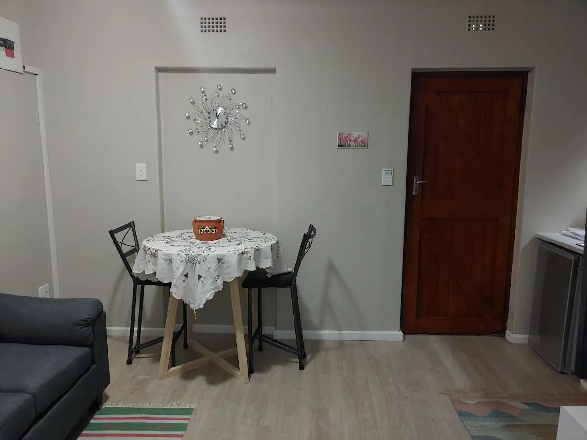 Terra Nova Accommodation - Unit Esme Cape Town